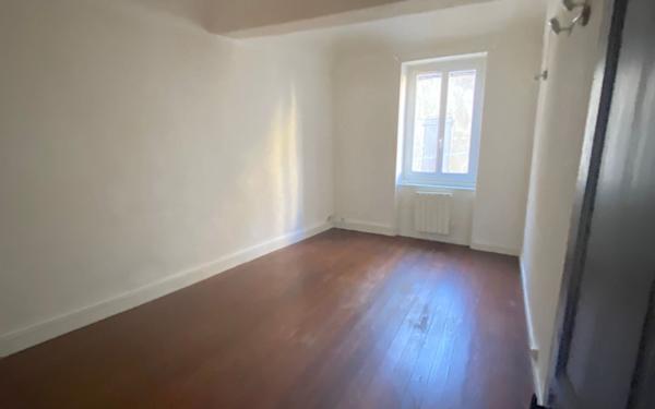 Immeuble à vendre    2 pièces • 165,17 m2 Loriol-sur-Drôme