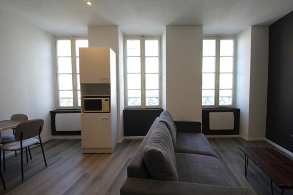 Vic-en-Bigorre (65500) T2 MEUBLE AVEC PARKING