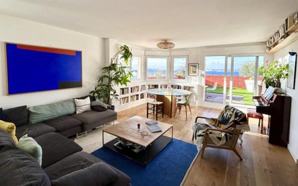 Appartement à vendre    3 pièces • 87,87 m2 Marseille 8