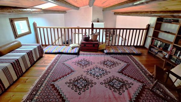 Maison à 6 pièces LAURIS (84) terrain 3136 m²