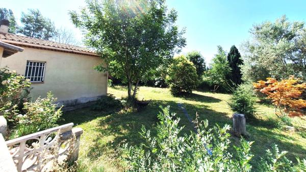 Maison à 6 pièces LAURIS (84) terrain 3136 m²