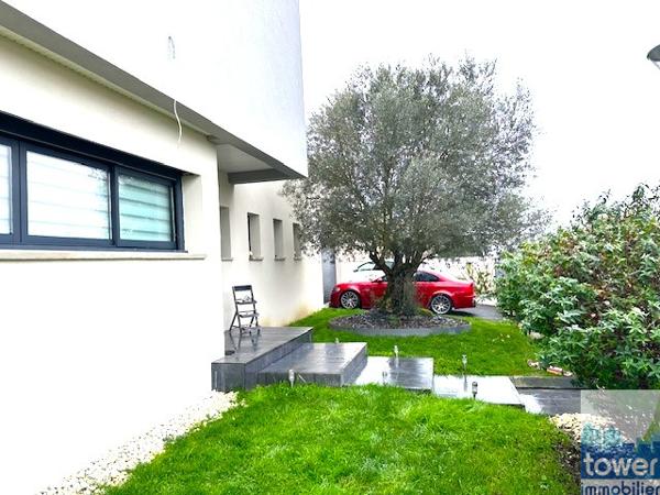 LONGAGES à 15 mn de MURET Maison Contemporaine en T6 de 163 m² GARAGE et PISCINE