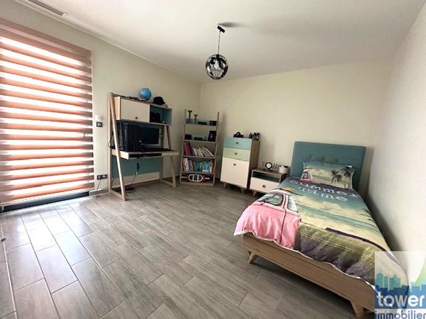 LONGAGES à 15 mn de MURET Maison Contemporaine en T6 de 163 m² GARAGE et PISCINE