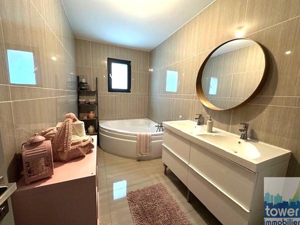 LONGAGES à 15 mn de MURET Maison Contemporaine en T6 de 163 m² GARAGE et PISCINE