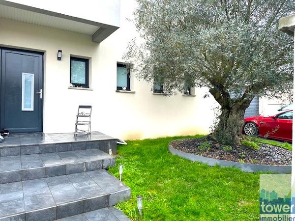 LONGAGES à 15 mn de MURET Maison Contemporaine en T6 de 163 m² GARAGE et PISCINE
