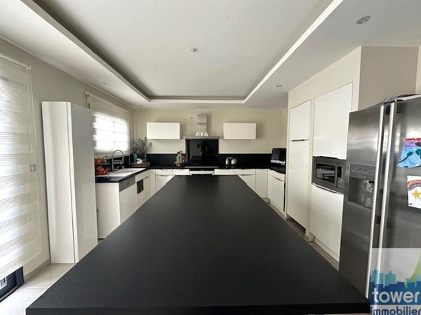 LONGAGES à 15 mn de MURET Maison Contemporaine en T6 de 163 m² GARAGE et PISCINE