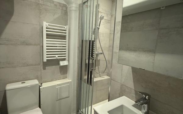 Appartement à louer    2 pièces •  Clamart