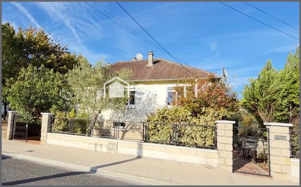 A SOISSONS 02, JOLIE MAISON DE PLAIN PIED AVEC 3 CHAMBRES ET SOUS-SOL TOTAL, TERRAIN DE 551 M2.