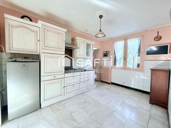 A SOISSONS 02, JOLIE MAISON DE PLAIN PIED AVEC 3 CHAMBRES ET SOUS-SOL TOTAL, TERRAIN DE 551 M2.