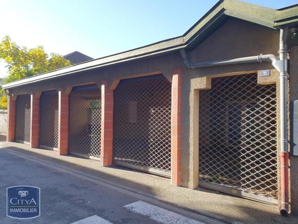 Vente local professionnel 443m²