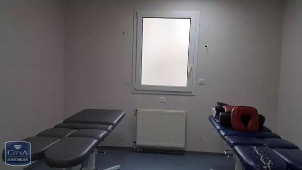 Vente local professionnel 443m²