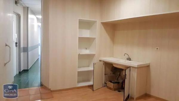 Vente local professionnel 443m²