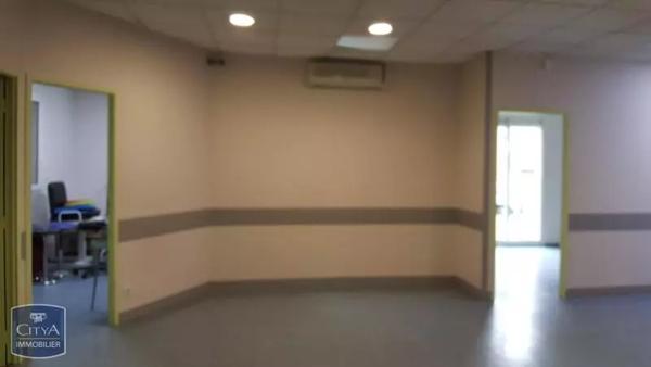 Vente local professionnel 443m²