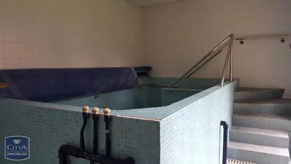 Vente local professionnel 443m²