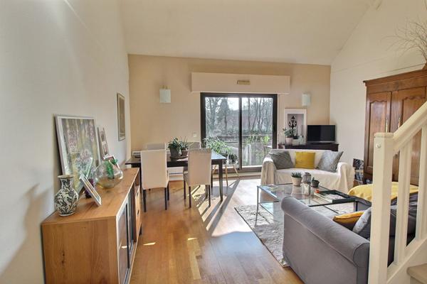 Appartement Verneuil Sur Seine 4 pièce(s) 74 m2 €285 000 ** - Référence 1023