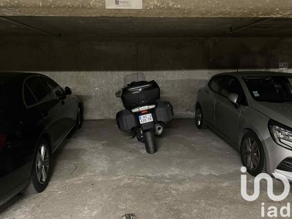 Parking for sale 11 m² Courbevoie