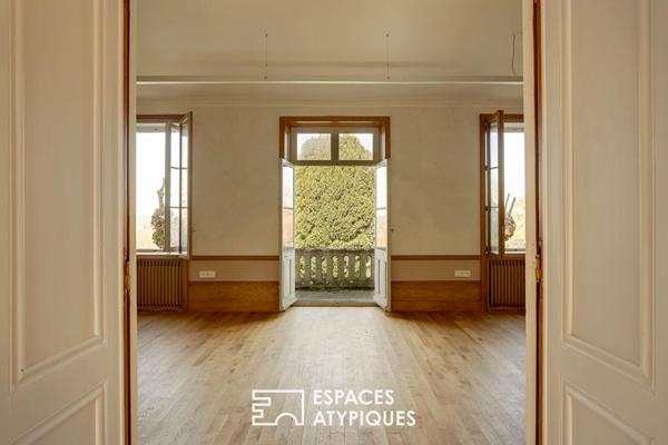 Ancien presbytère rénové sur les hauteurs d’un village de caractère