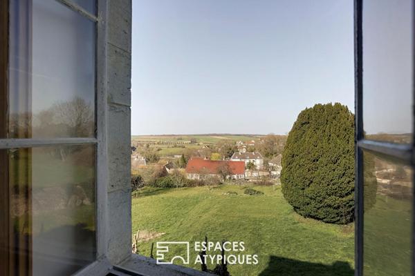 Ancien presbytère rénové sur les hauteurs d’un village de caractère