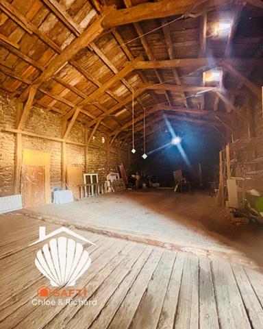 Beau corps de ferme avec une partie habitable de 190 m² + grange et un appartement indépendant.