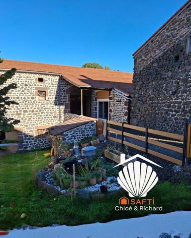 Beau corps de ferme avec une partie habitable de 190 m² + grange et un appartement indépendant.