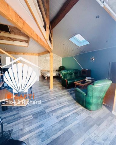 Beau corps de ferme avec une partie habitable de 190 m² + grange et un appartement indépendant.