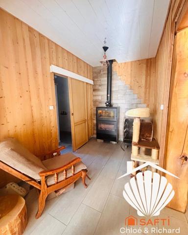 Beau corps de ferme avec une partie habitable de 190 m² + grange et un appartement indépendant.