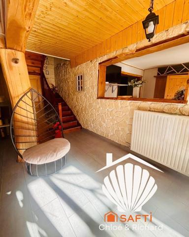 Beau corps de ferme avec une partie habitable de 190 m² + grange et un appartement indépendant.