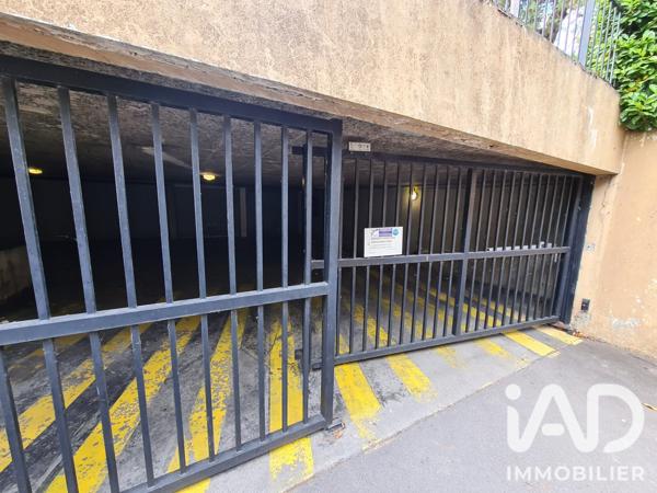 Parking à vendre 16 m² Évry-Courcouronnes