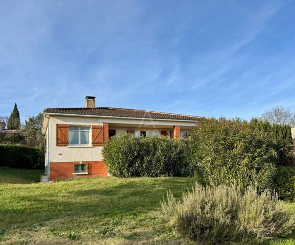 Maison avec vue panoramique et terrain généreux
