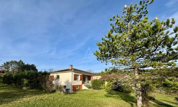 Maison avec vue panoramique et terrain généreux
