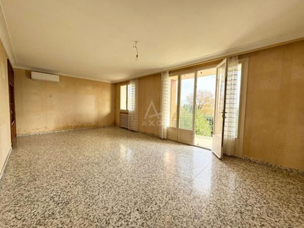 Maison avec vue panoramique et terrain généreux