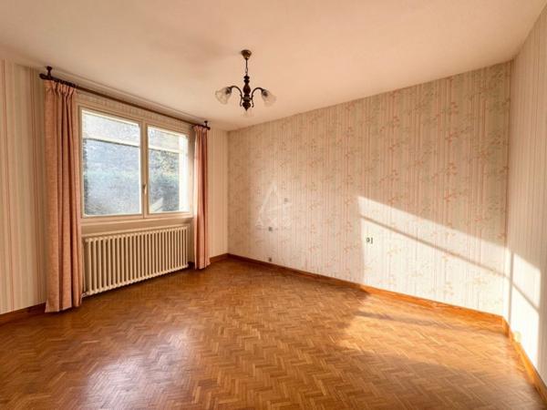 Maison avec vue panoramique et terrain généreux