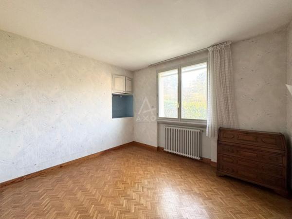 Maison avec vue panoramique et terrain généreux