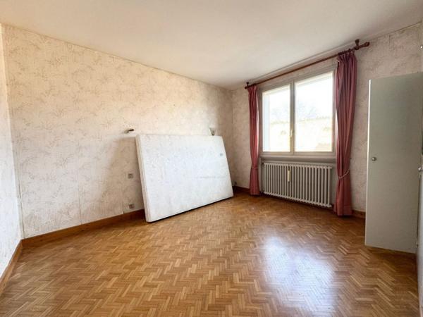 Maison avec vue panoramique et terrain généreux