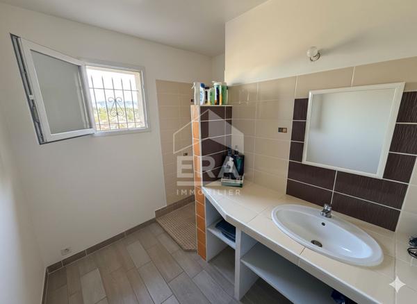 LES PENNES MIRABEAU - EXCLUSIVITE - Maison T5 de 195m2 sur terrain 1000m2 en situation dominante