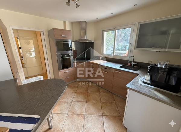 LES PENNES MIRABEAU - EXCLUSIVITE - Maison T5 de 195m2 sur terrain 1000m2 en situation dominante