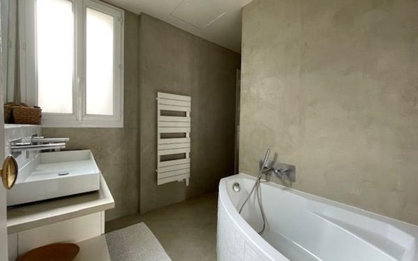 Appartement à louer    6 pièces • 88,30 m2 Paris 17