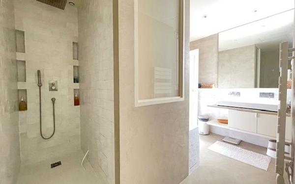 Appartement à louer    6 pièces • 88,30 m2 Paris 17