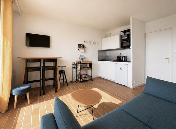 Saint-Cyr-sur-Mer (83270) Studio en parfait état - proche plages et port