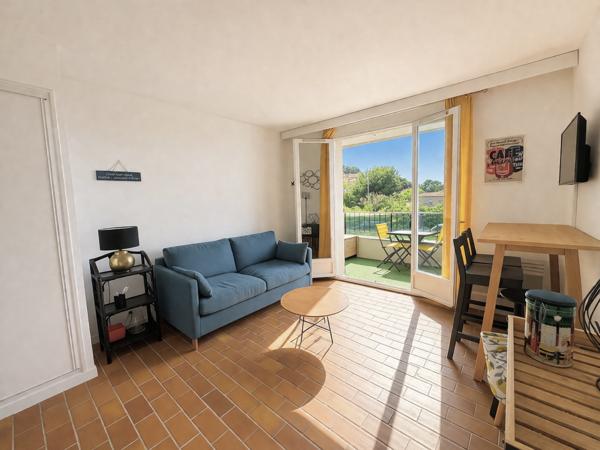 Saint-Cyr-sur-Mer (83270) Studio en parfait état - proche plages et port