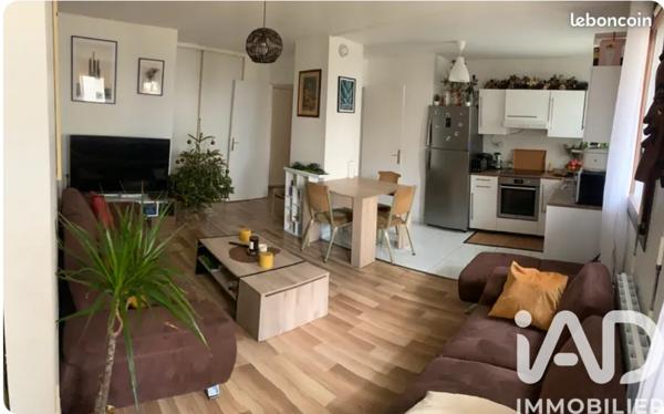 Location appartement 3 pièces 55 m² Courbevoie