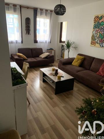 Location appartement 3 pièces 55 m² Courbevoie