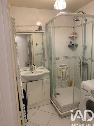 Location appartement 3 pièces 55 m² Courbevoie