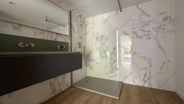 Maison atypique avec son jardin secret au cœur de Lafond