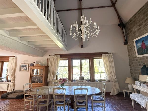 Wimille (62126) Belle demeure ancienne sur un parc de 7 500m² avec dépendance et piscine.