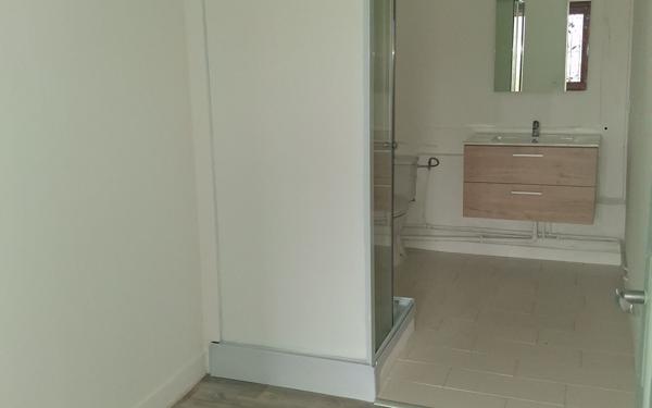 Maison à louer    3 pièces •  Surville