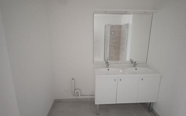 Appartement à louer    3 pièces •  Istres