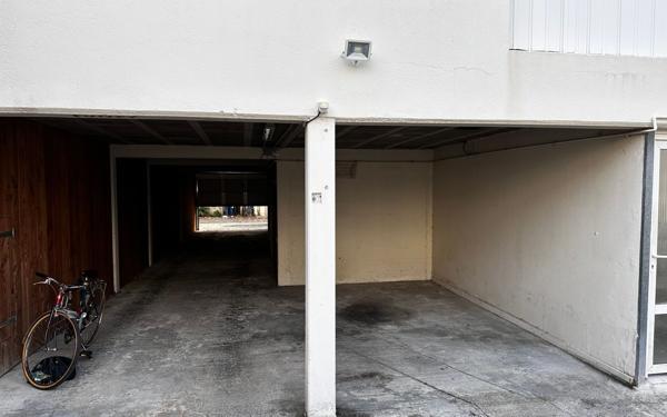 Stationnement à louer    Bordeaux