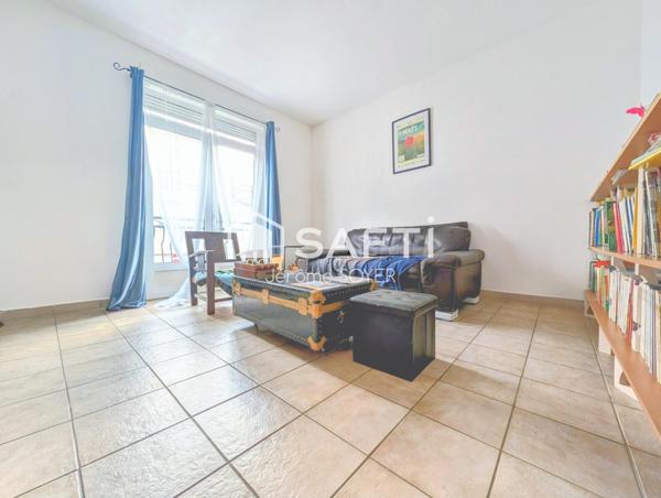 ENSEMBLE DE 2 MAISONS + HANGAR EN CENTRE-VILLE