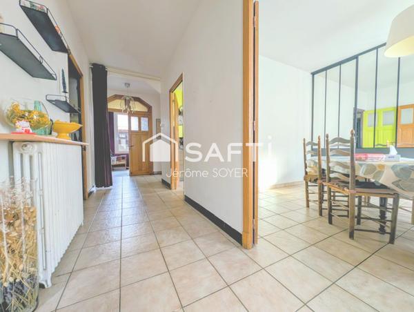 ENSEMBLE DE 2 MAISONS + HANGAR EN CENTRE-VILLE